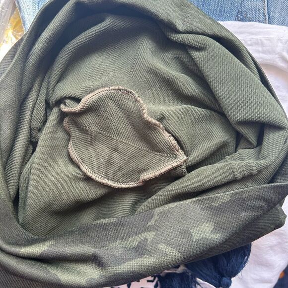 Spanx Green Camo Leggings - Picture 8 of 9